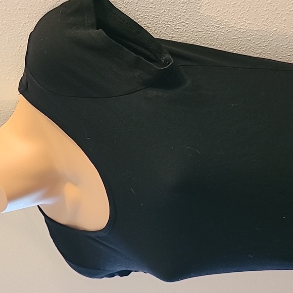 Short-sleeved Slip-on t-shirt style Black dress size medium by Popular Basics - Picture 4 of 6